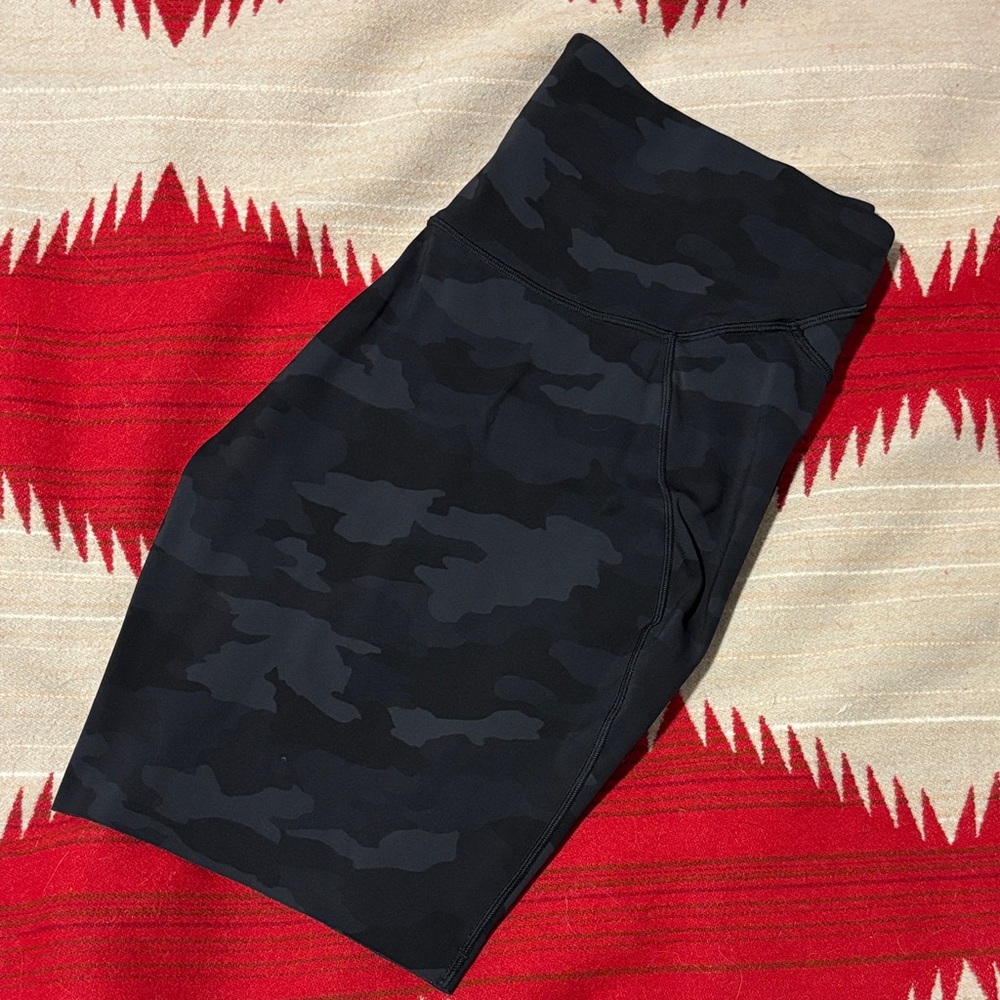Lululemon base pace high rise short 8” black biker shorts size 14